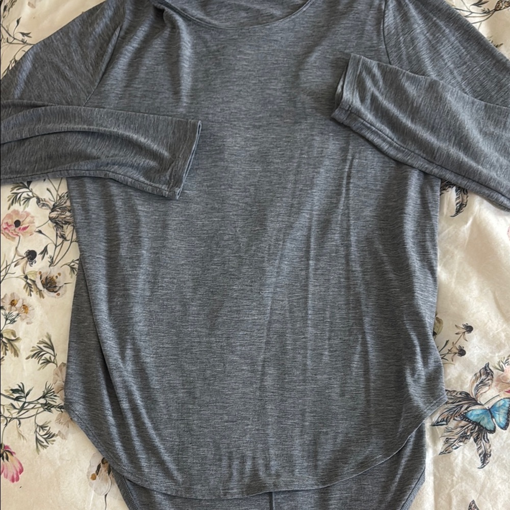 Under Armour Gray Long Sleeve Top